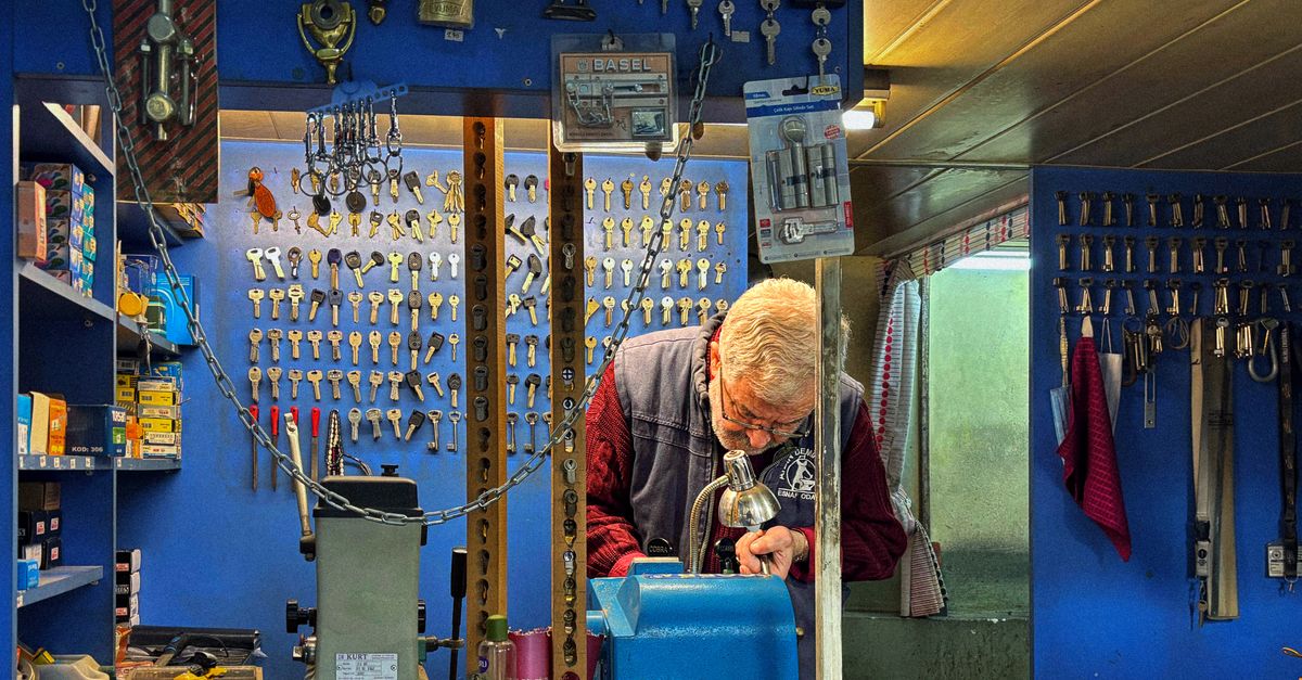 locksmith shop keys — Bayside Locksmith Queens